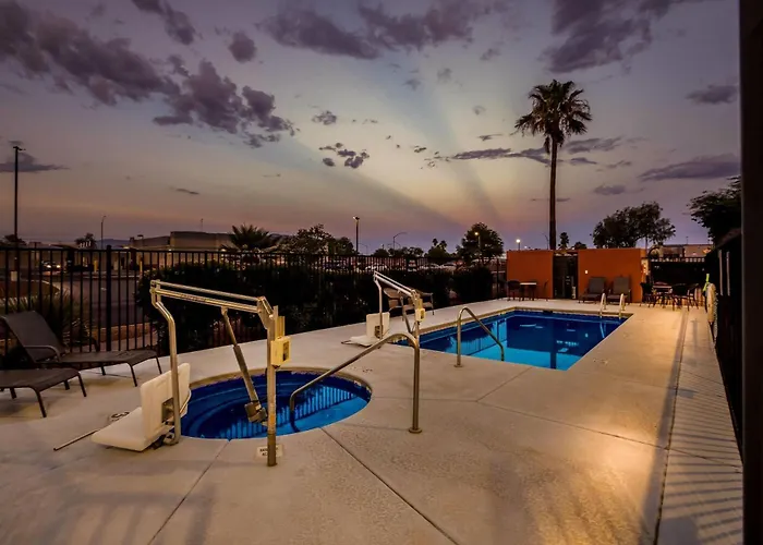 Hotel Super 8 By Wyndham Marana/tucson Area