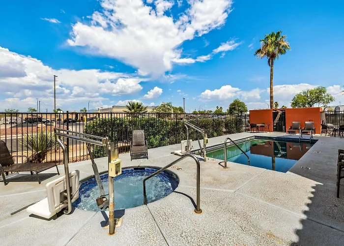 Super 8 By Wyndham Marana/tucson Area 2*