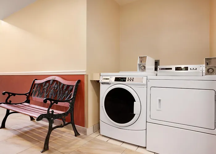 Hotel Super 8 By Wyndham Marana/tucson Area